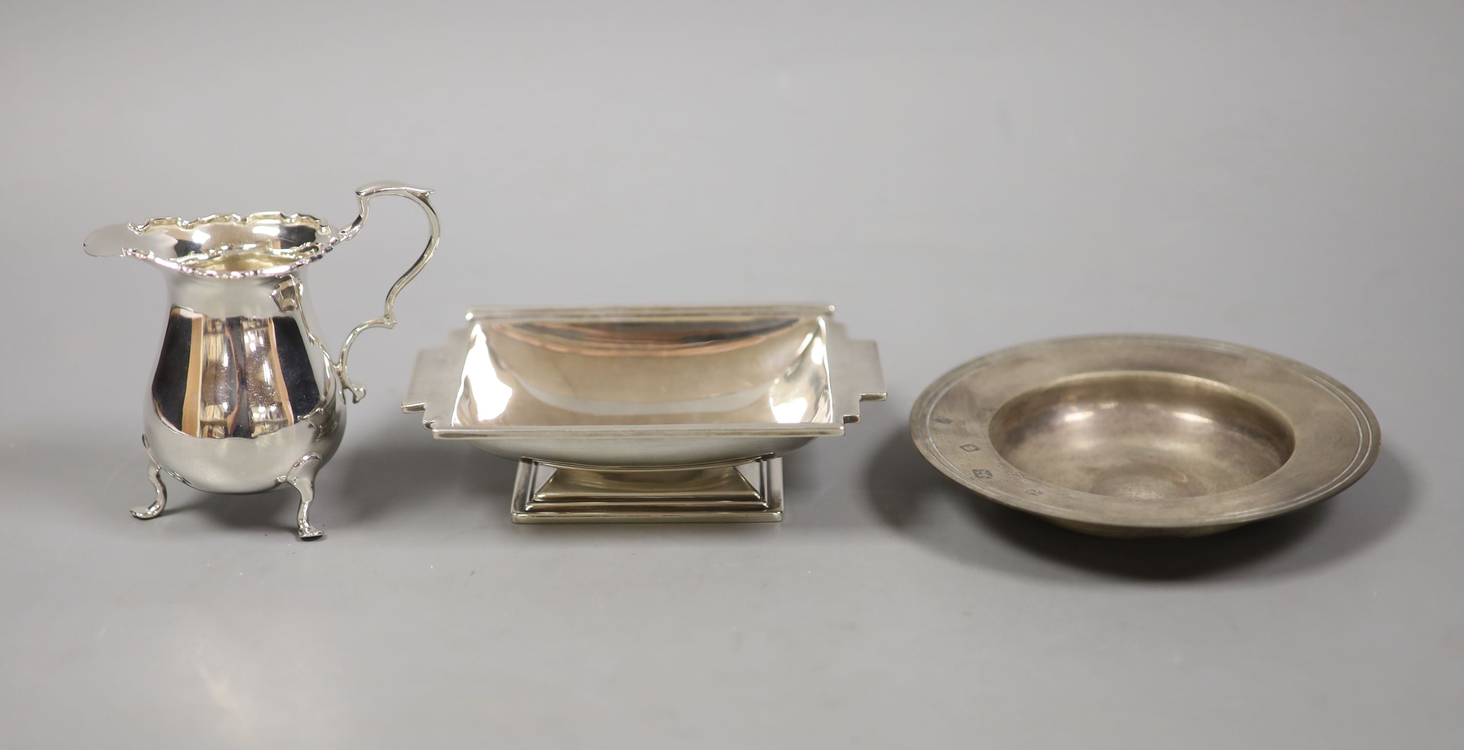 A modern silver small armada dish, London, 1970, 12cm, 3.5oz